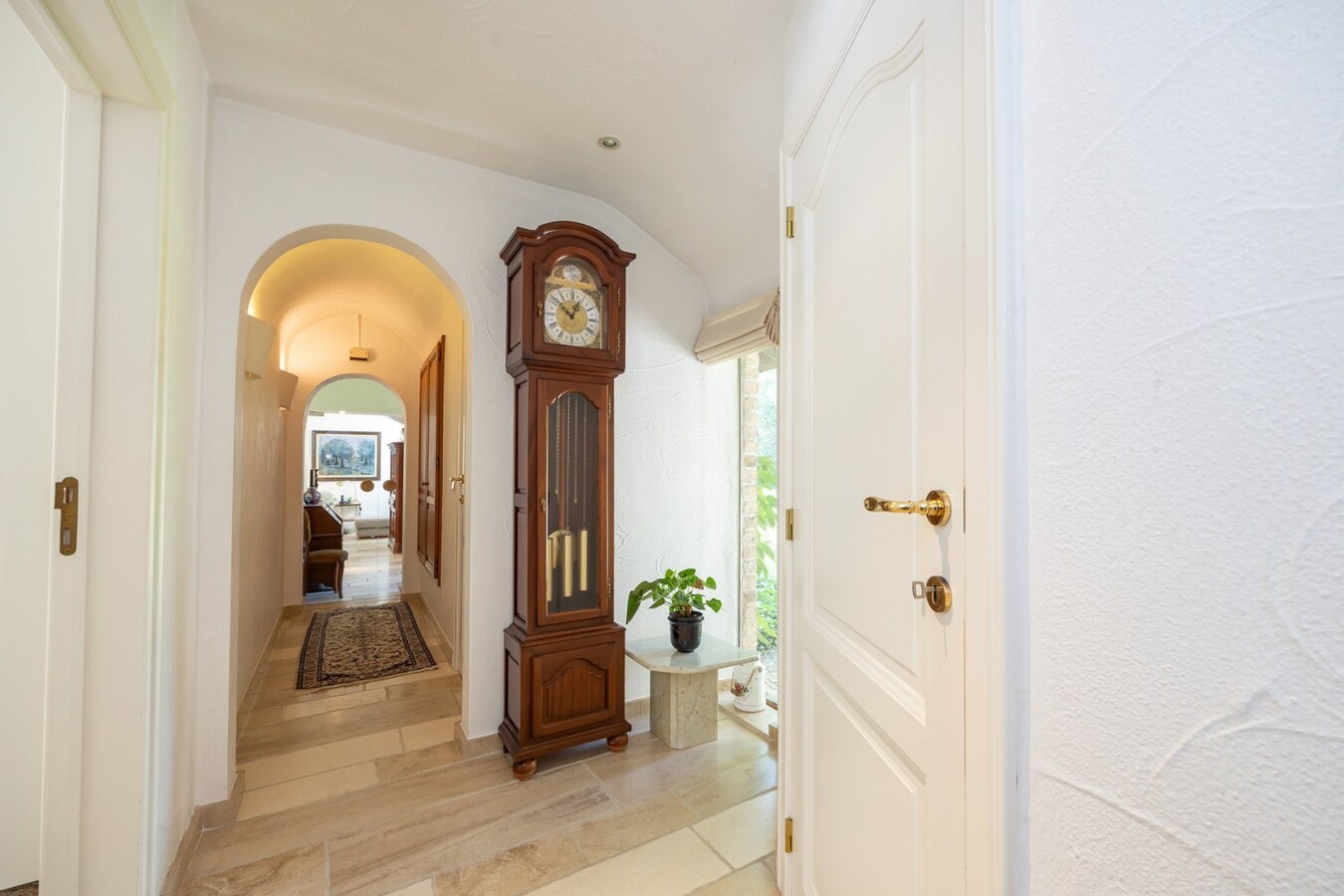 Vlassak-Verhulst villa in Spaanse stijl op een Zuid-perceel van 1.883 m² te Schilde - 's Gravenwezel "Hof ter Linden" 