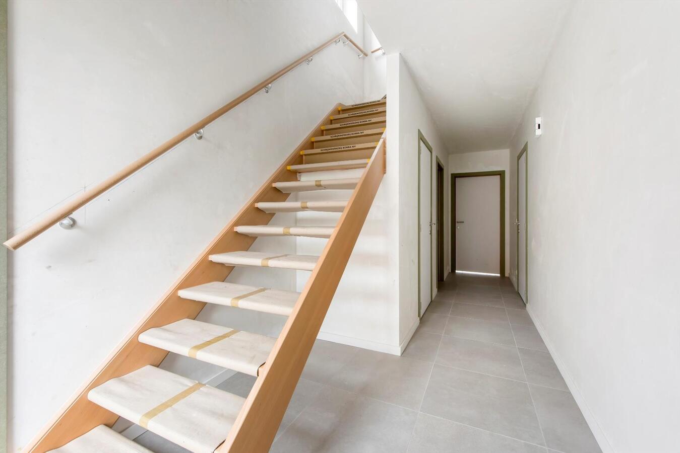 Ruime Halfopen nieuwbouwwoning met bureel 