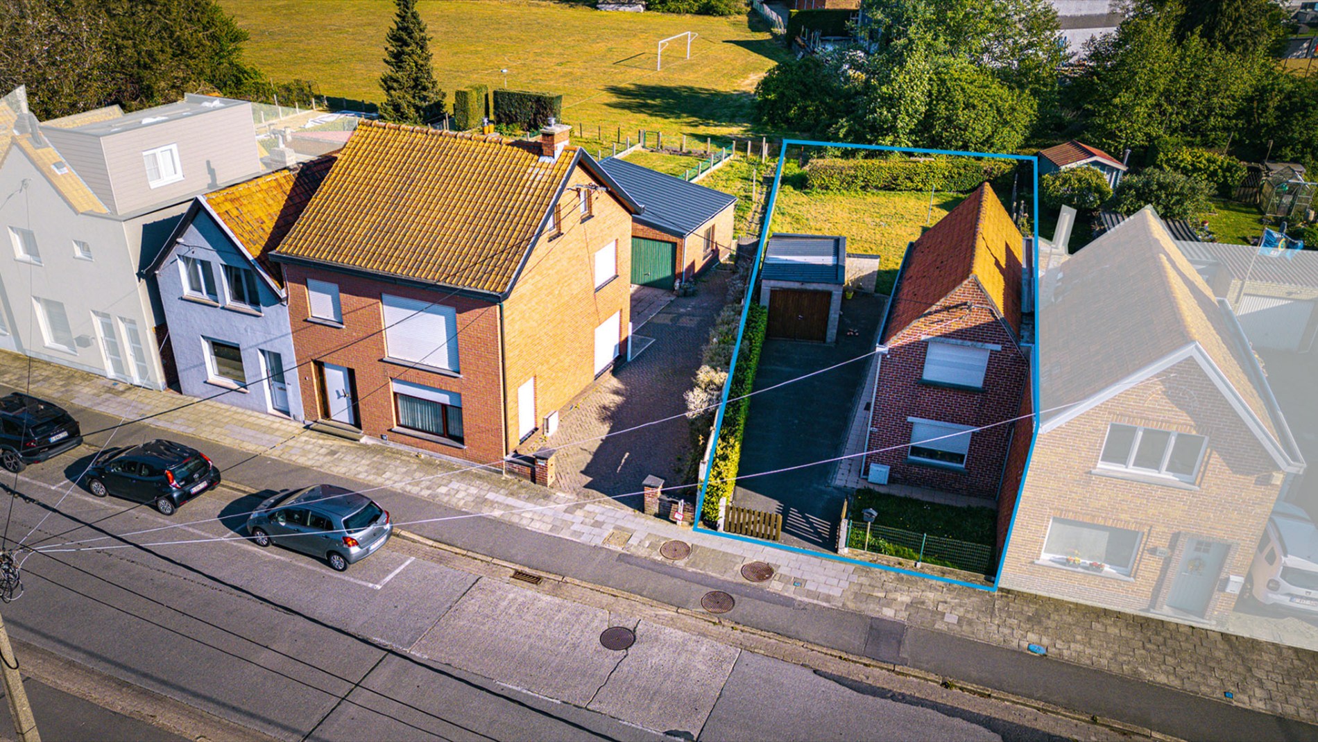 Te renoveren woning met 2 slpks nabij centrum Maldegem 