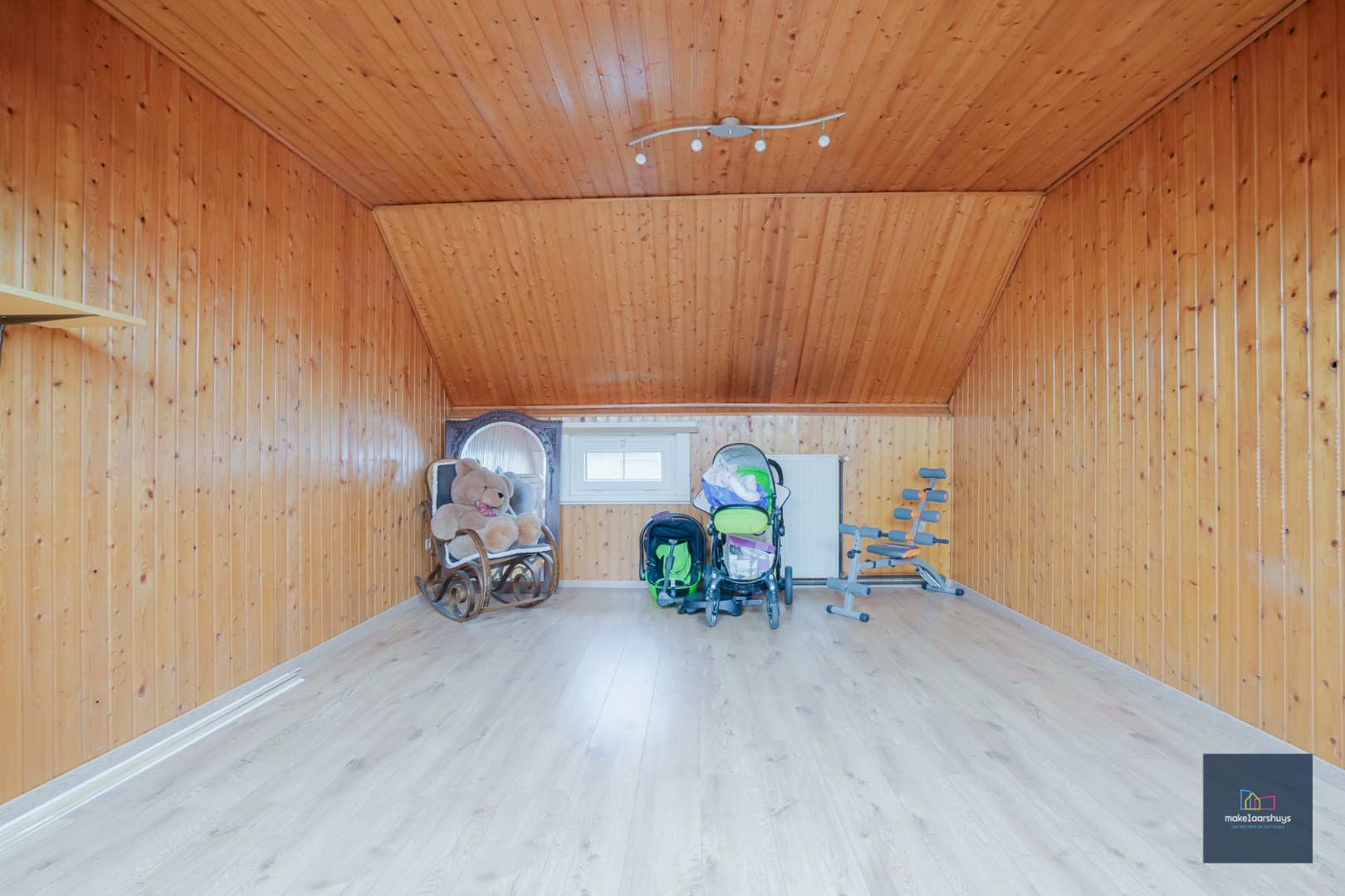 Goedgelegen woning met 2 slpk te Ledeberg. 