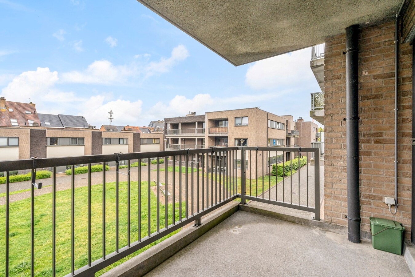 Comfortabel appartement met 1 slaapkamer, terras en autostandplaats nabij het centrum van Maaseik! 
