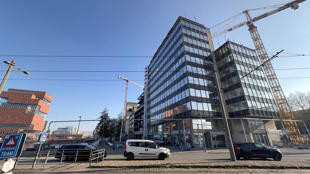 Kantoren te huur met uniek zicht op het MAS in Antwerpen