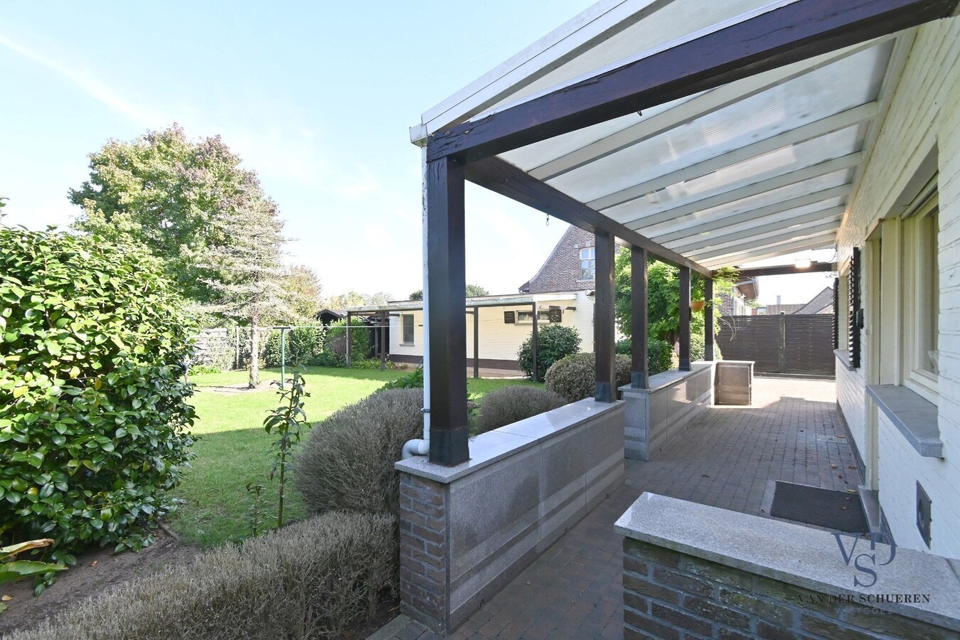 Goed gelegen, degelijke Open Bebouwing. 