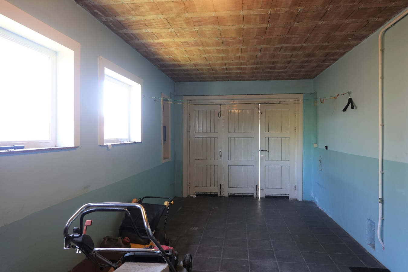 Alleenstaande woning met garage en mooie tuin 