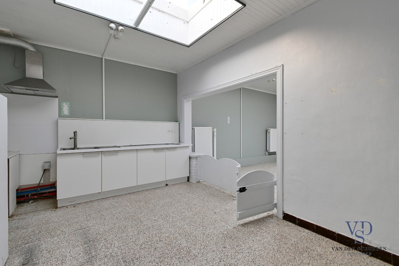 Uniek handelspand met woongedeelte in hartje Eine ! 