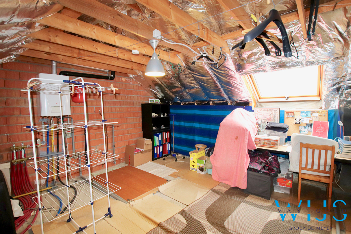 Instapklare &amp; gezellige woning met garage in hartje Eeklo! 