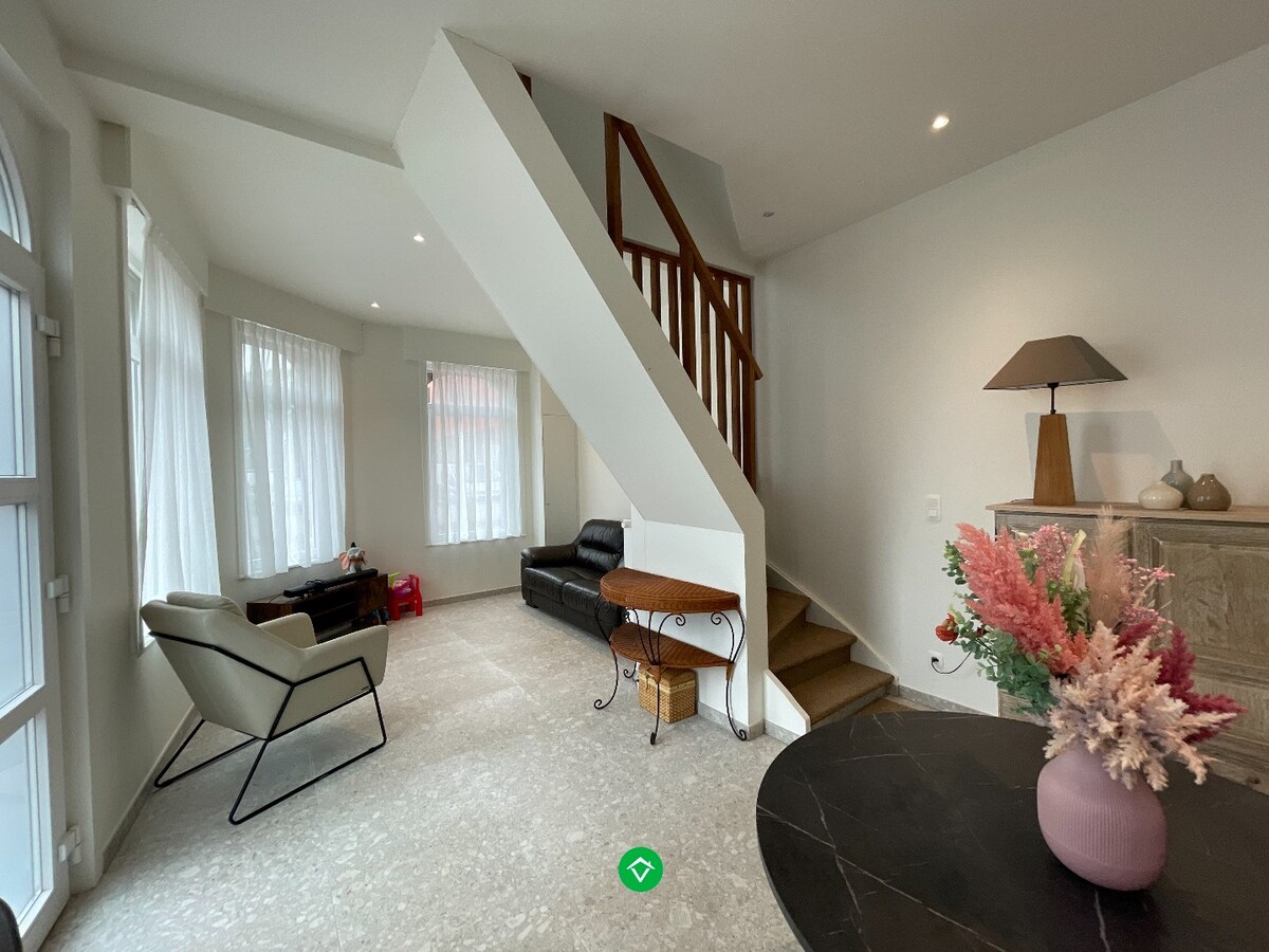 Gerenoveerde woning met 2 slaapkamers in centrum Roeselare 