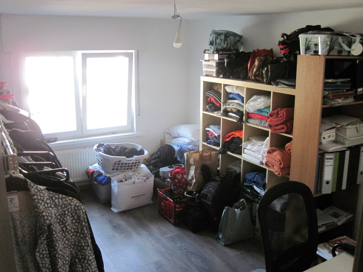 Degelijke woning met terras en tuintje. 