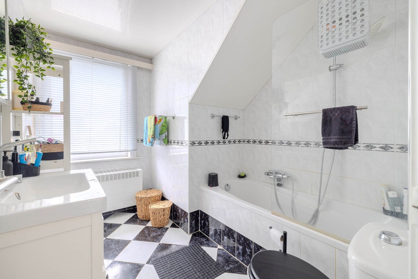 Ruime, instapklare woning - 3 slpks - tuin 