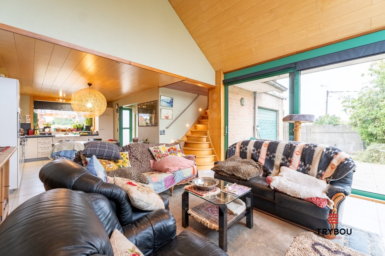 Open woning op ruim perceel in Jonkershove 