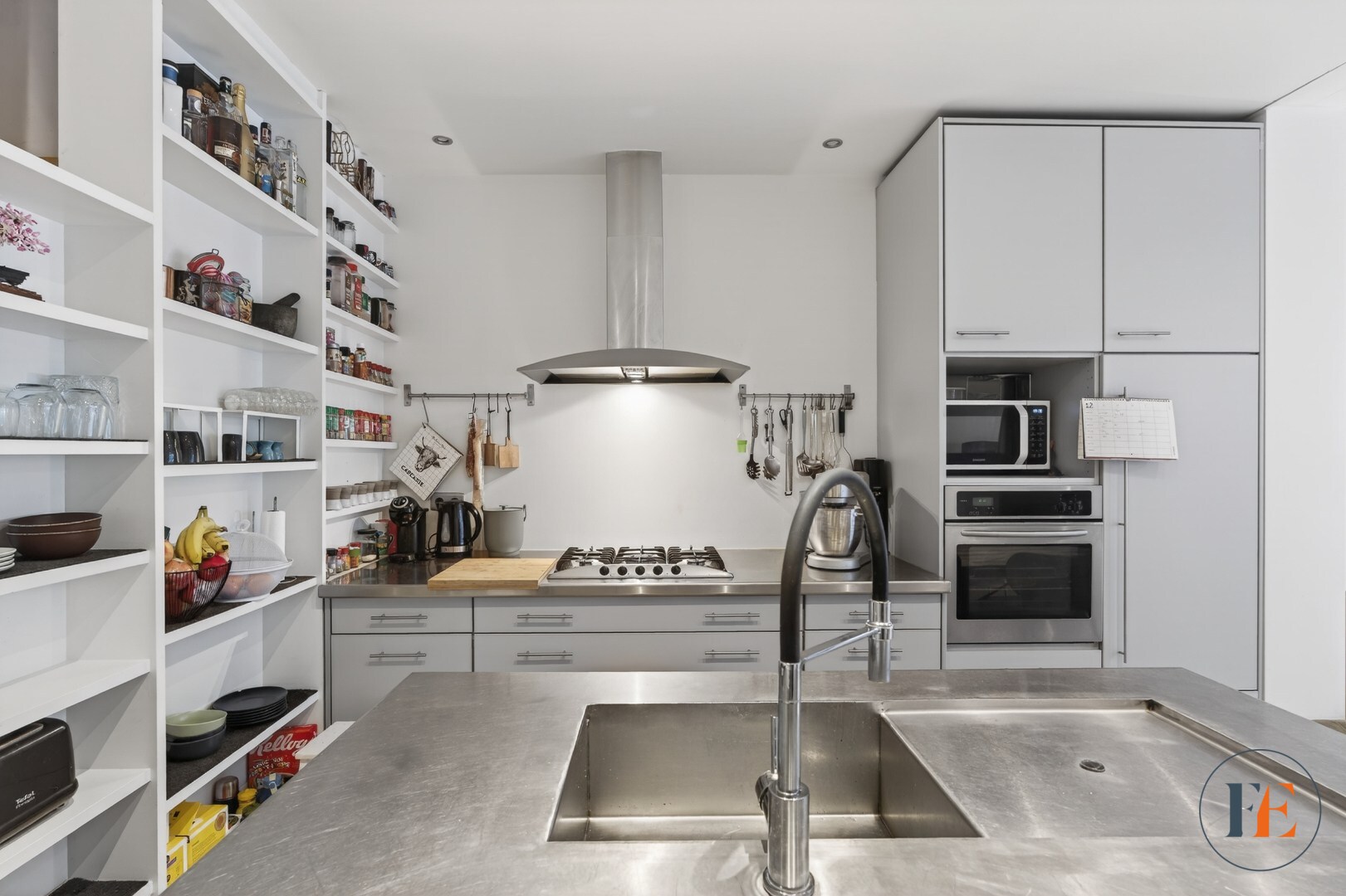 Gezellige eengezinswoning met buitenruimte met INSTELPRIJS 