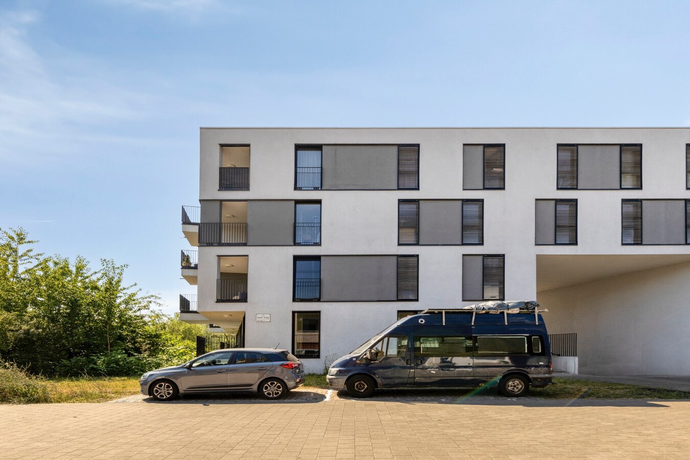 Res. Leiemeersen: instapklaar recent 3-slpks appartement nabij de Watersportbaan 