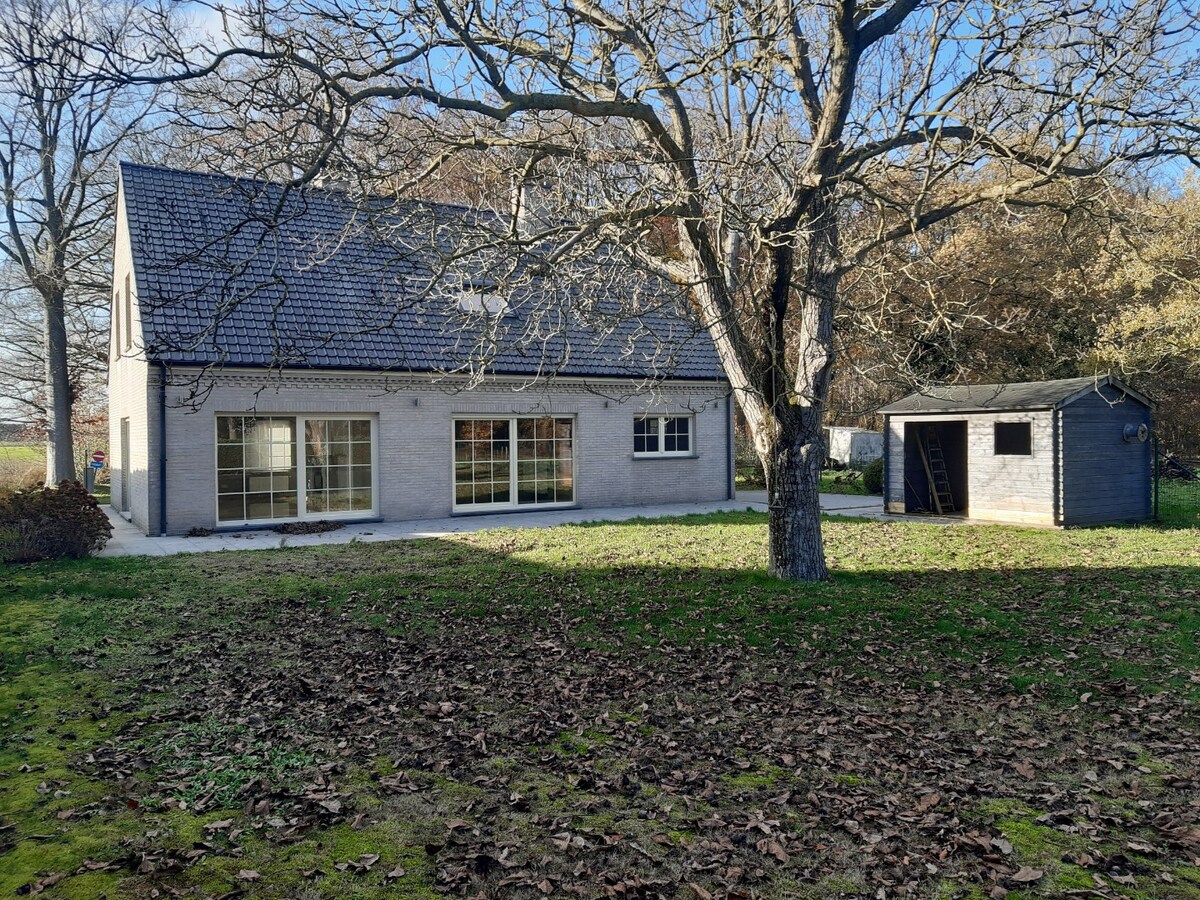 Uitzonderlijk gelegen villa. 