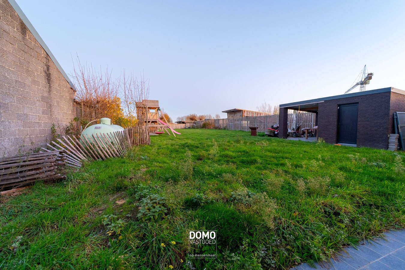 RUSTIG GELEGEN WONING MET 2 (TOT 3) SLAAPKAMERS EN GROTE TUIN OP EEN PERCEEL VAN 19A36CA TE HERK-DE-STAD 