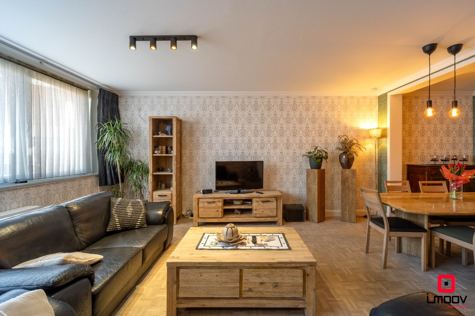 Instapklaar gelijkvloers appartement met tuin en parking in Sint-Amandsberg 