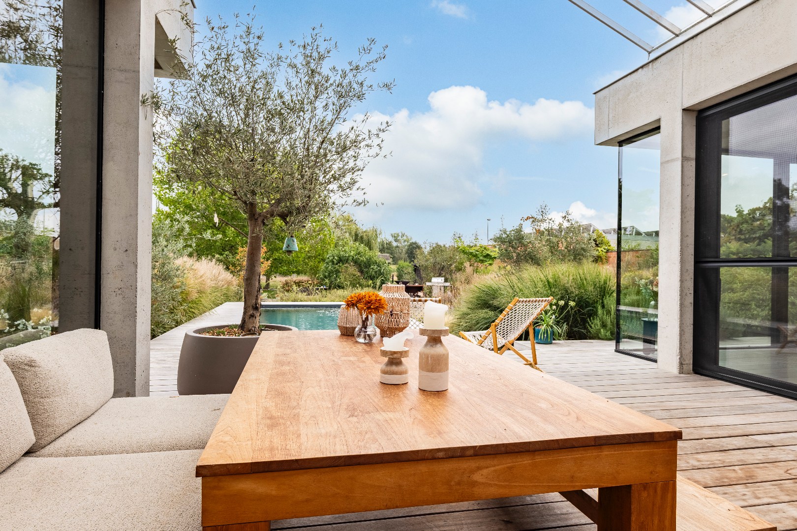 Exclusieve villa met praktijkruimte op perceel van 2001m² in Balen-Olmen 