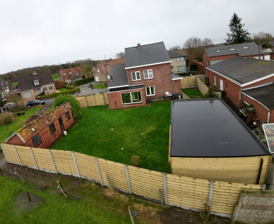 Rustig gelegen alleenstaande woning met garage te Ichtegem 