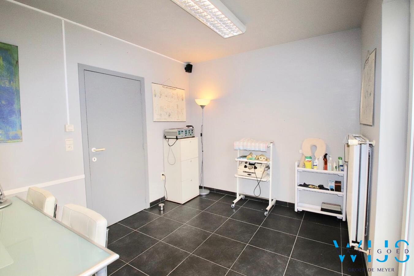 Multifunctionele handelsruimte in hartje ERTVELDE! 