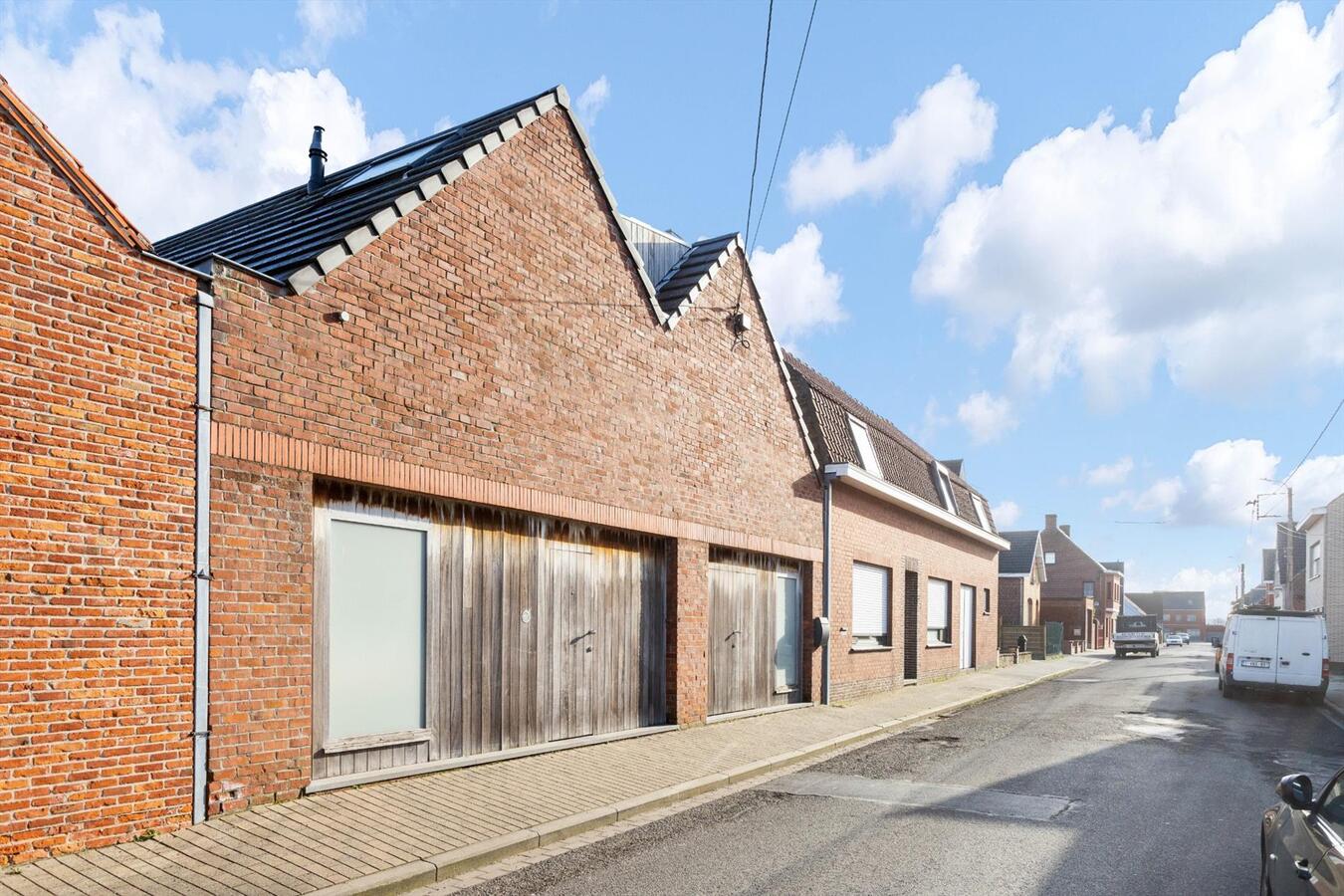Energiezuinige woning in loftstijl met grote lichtrijke leefruimte. 