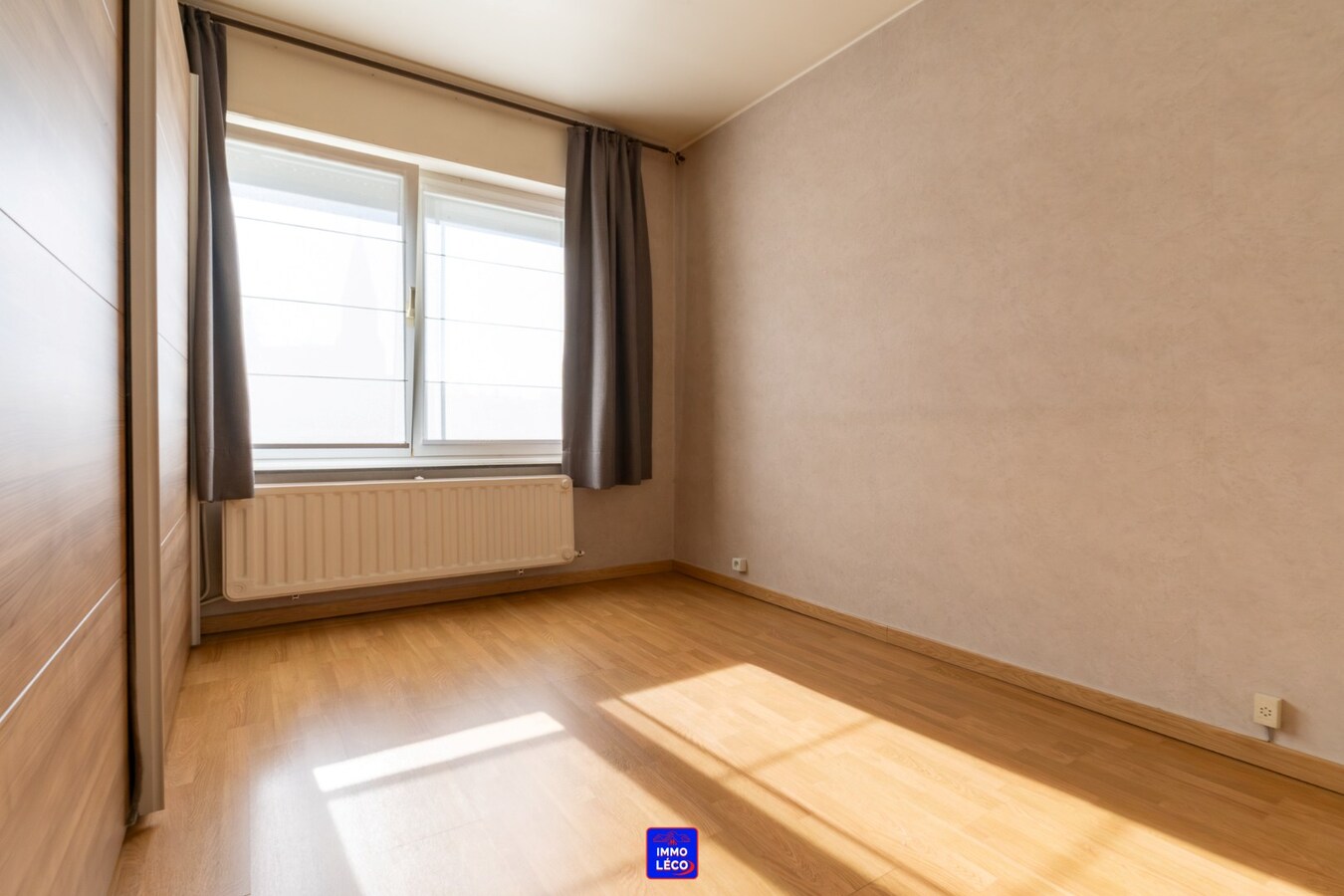 3 façades en excellent état d'entretien, beaux volumes, jardin de 340m² SUD-EST ! 