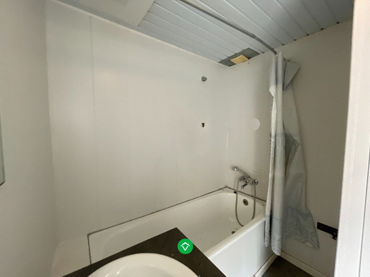 Centraal gelegen woning met 2 slaapkamers en tuin in centrum Roeselare 