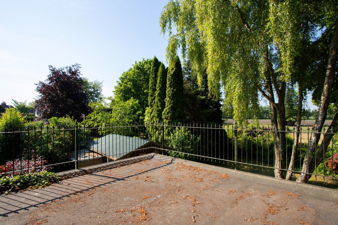 Royale vrijstaande gezinswoning gelegen op 500m2 in het centrum van Hoogeloon. 