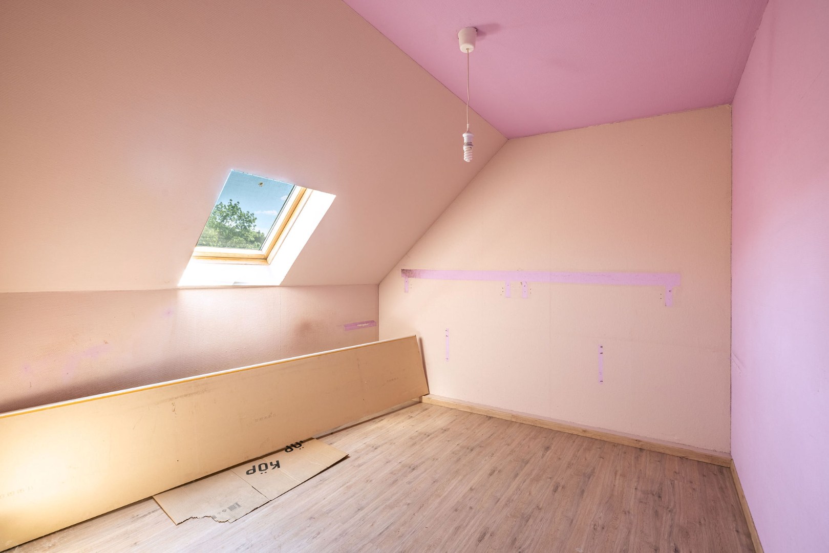 Instapklaar duplexappartement met ruim terras op centrale ligging te Wetteren 