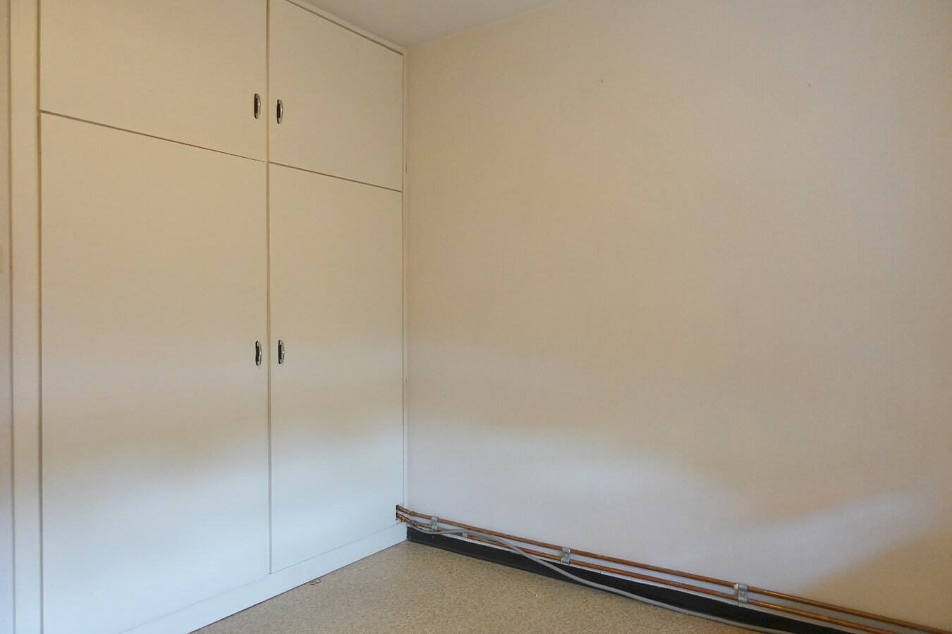 Ruime woning met opslagruimte 