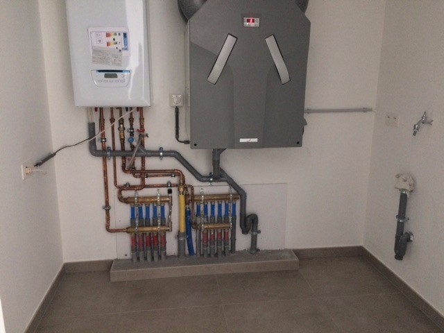 Verzorgd appartement met 2 slaapkamers, terras en garage. 