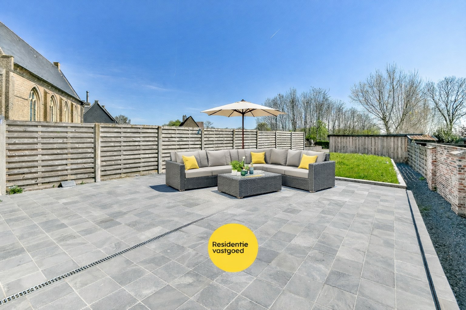 Gezellige halfopen woning met tuin en parking 