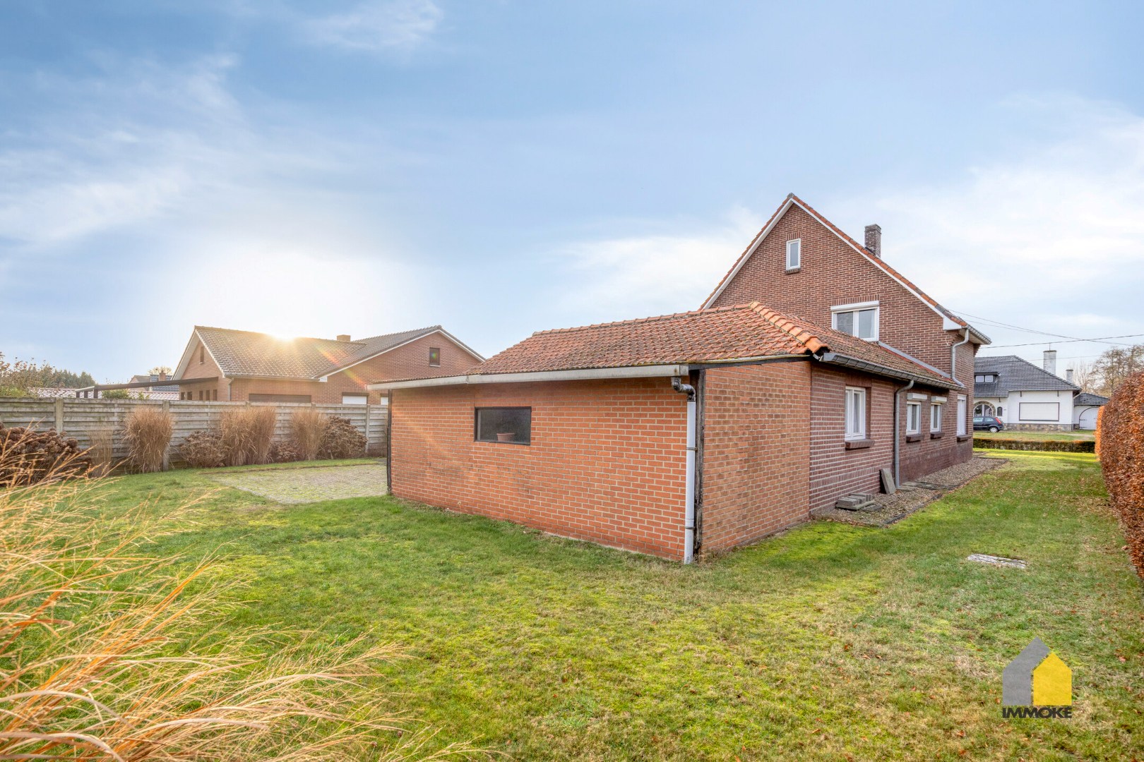 Op te frissen woning met 4 slpk op ruim perceel van 9 a 78 ca. 