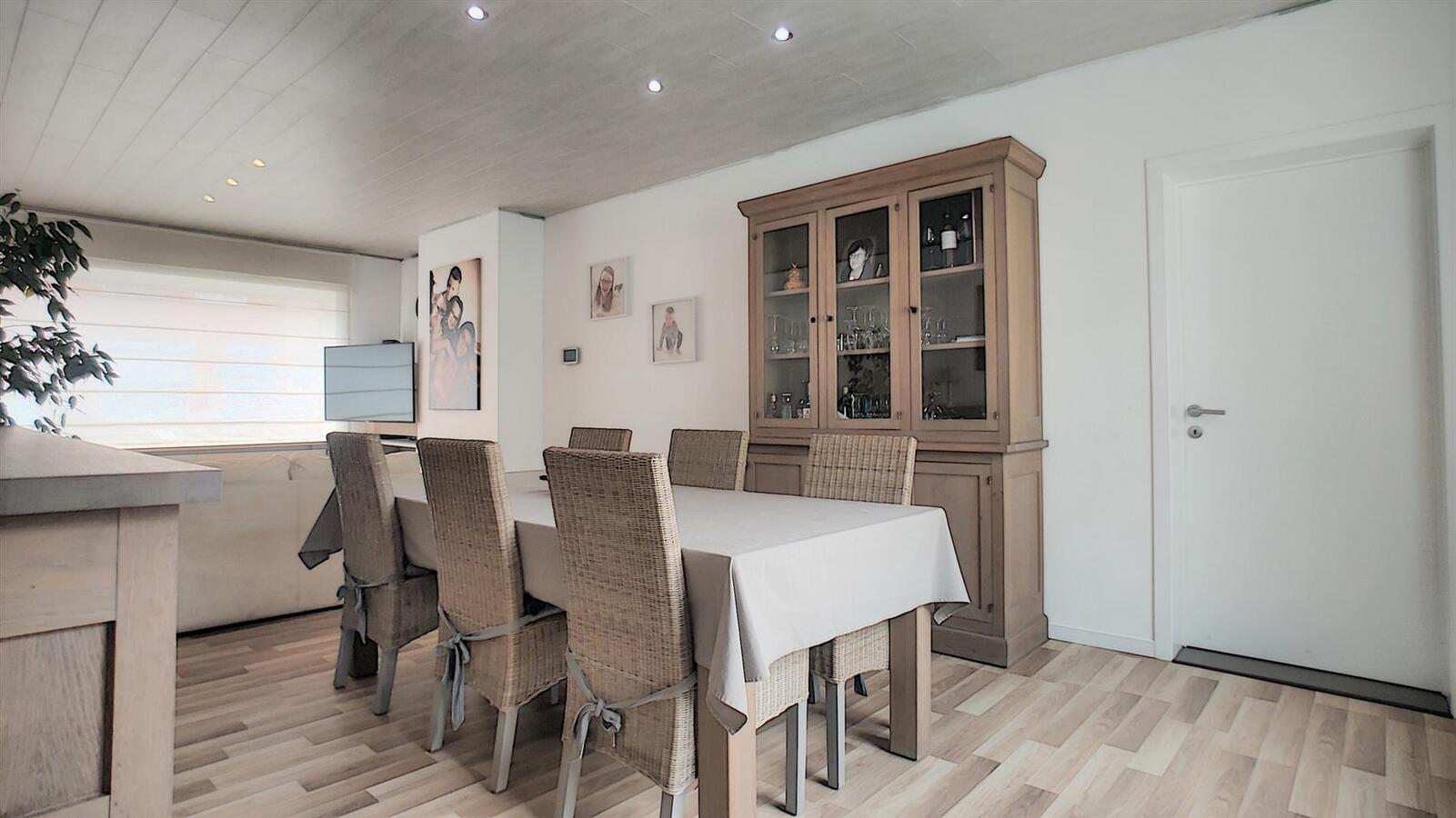 Grote gezinswoning met twee garages - Zeebrugge 