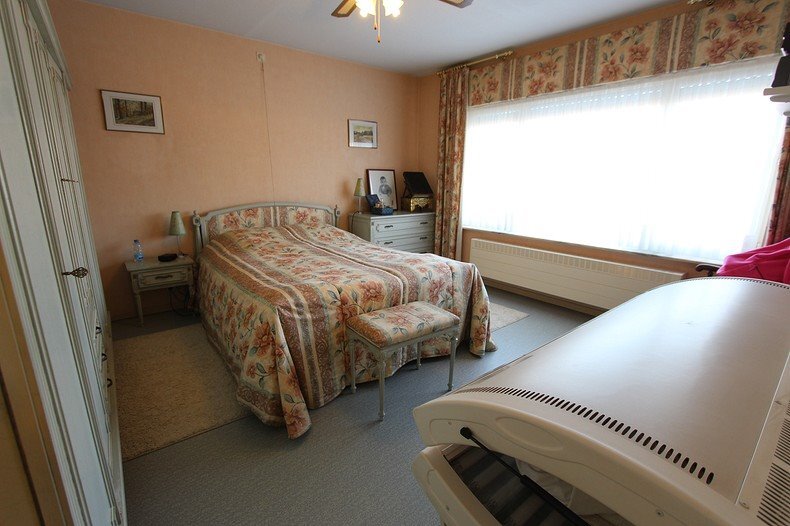 Rustig gelegen woning met 3 slaapkamers en garage te Roeselare 