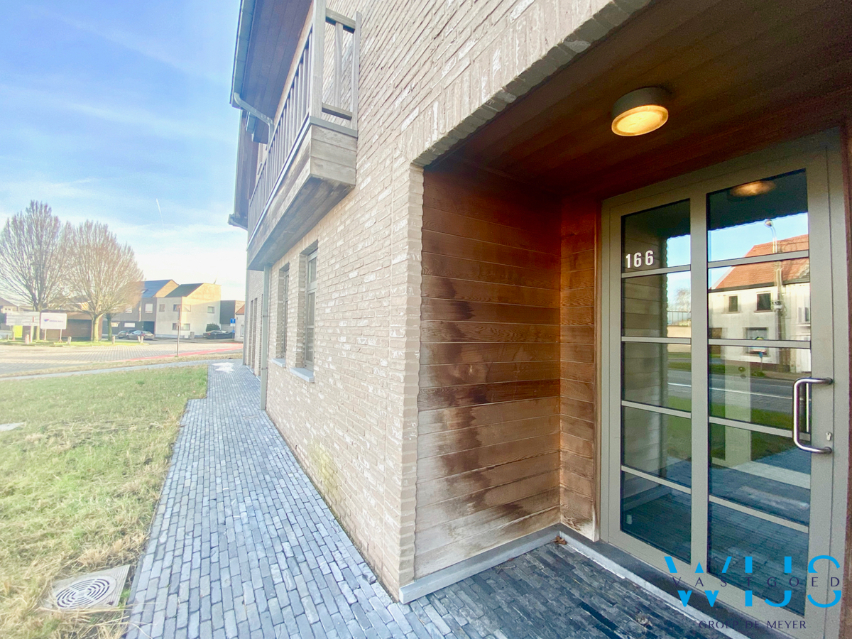 Instapklaar éénslaapkamer appartement MET staanplaats te Evergem/Rieme ! 