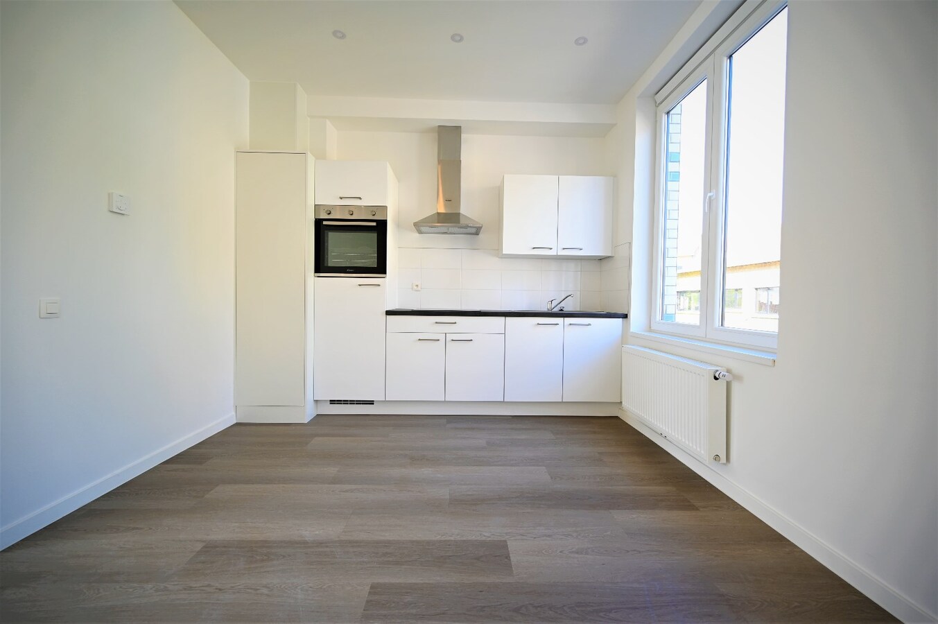 VOLLEDIG GERENOVEERD 1-SLAAPKAMER APPARTEMENT MET TERRAS 