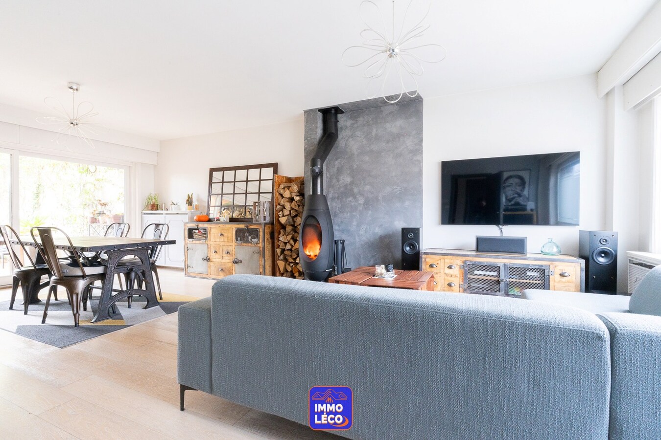 Superbe propriété érigée sur 323m² avec garage, parking, jardin, COUP DE COEUR ! 