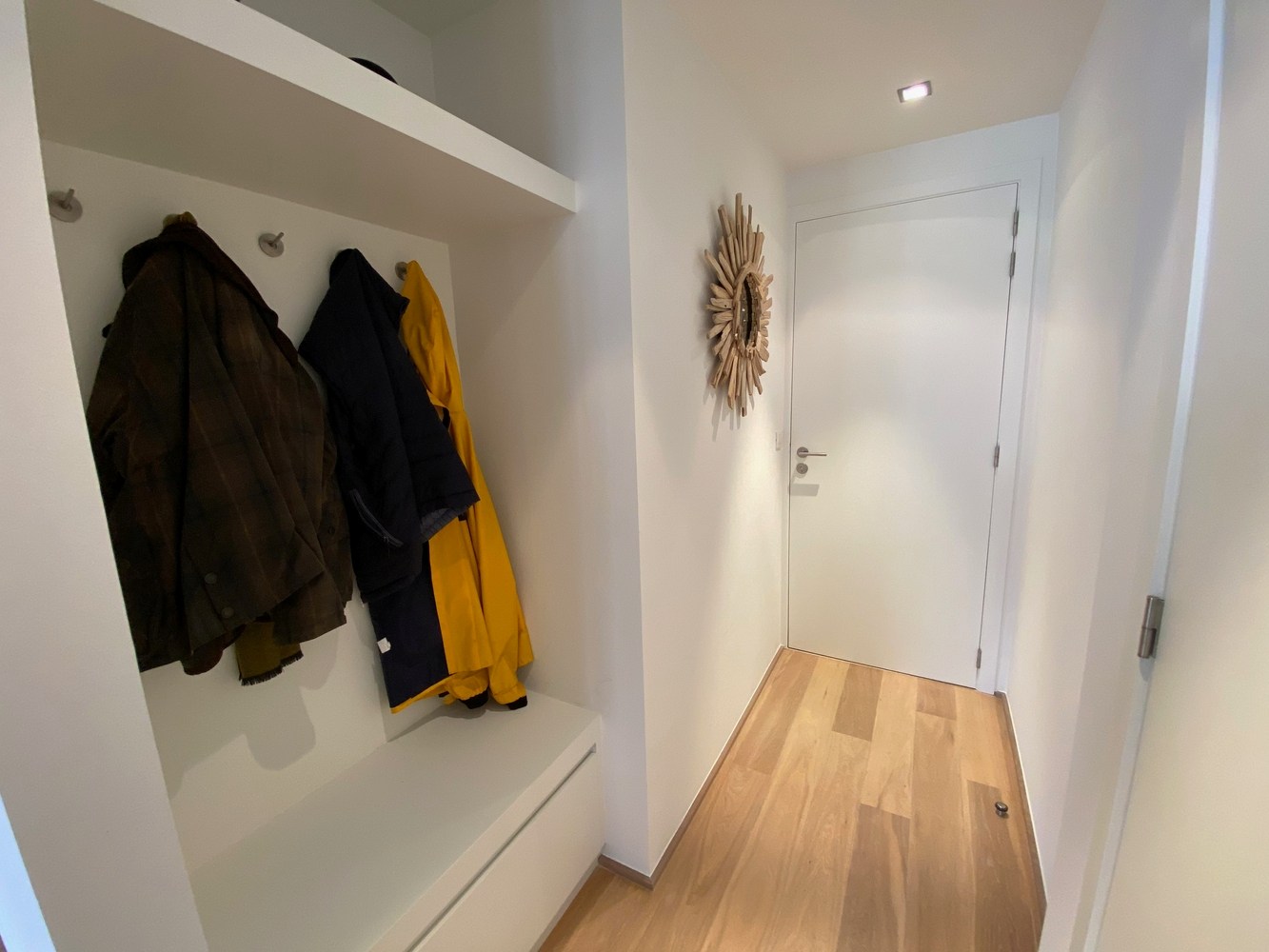 Meublé: Appartement très confortable et parfaitement entretenu, situé dans la Zoutelaan. 