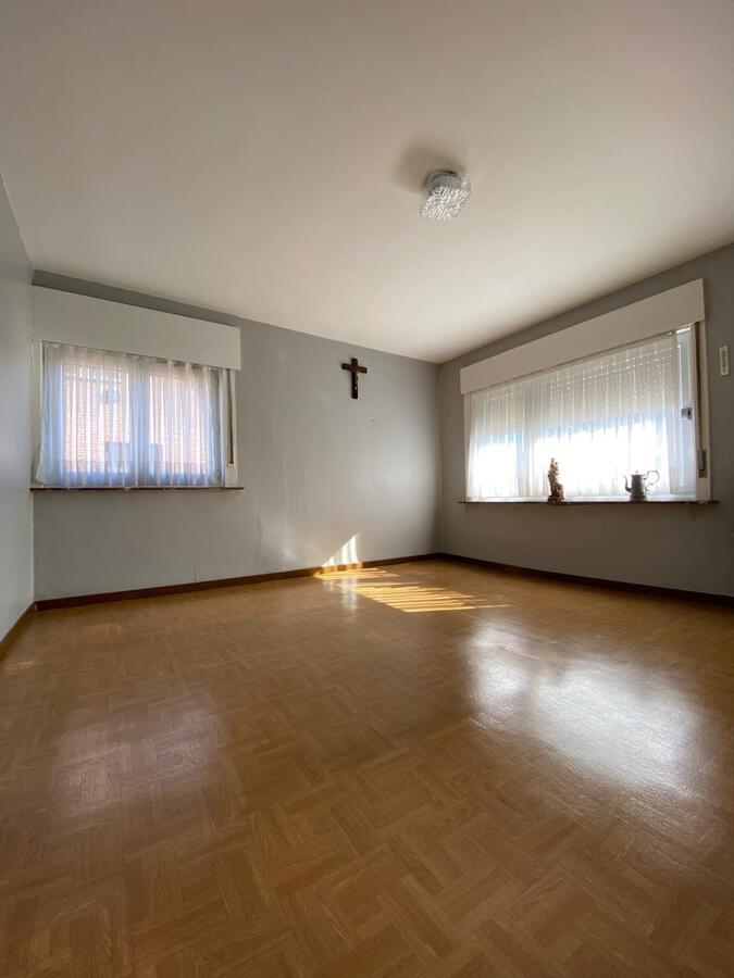 Woning met 3 slaapkamers en loods te Kortemark 