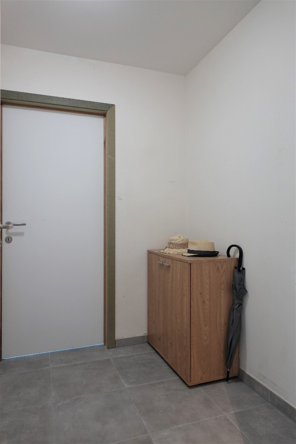 Recent nieuwbouwappartement met tuin te Zedelgem 