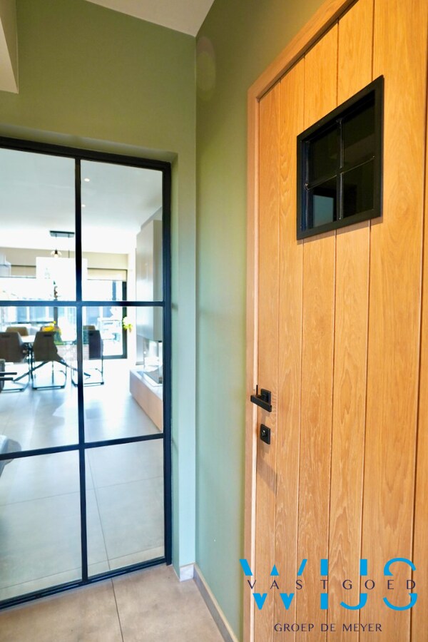 Prachtige HOB met unieke afwerking te Bassevelde ! 