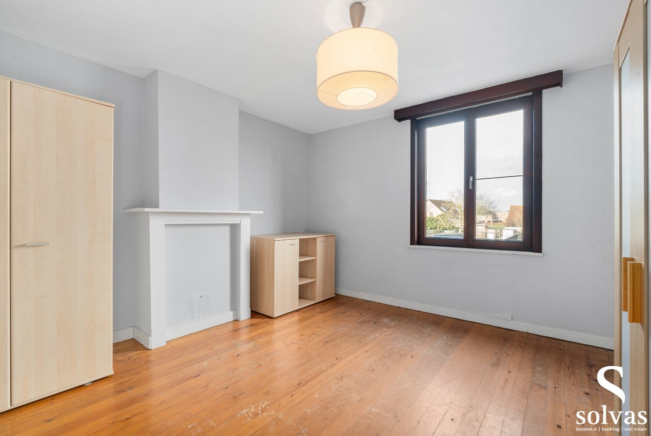 Op te frissen woning te Landegem! 