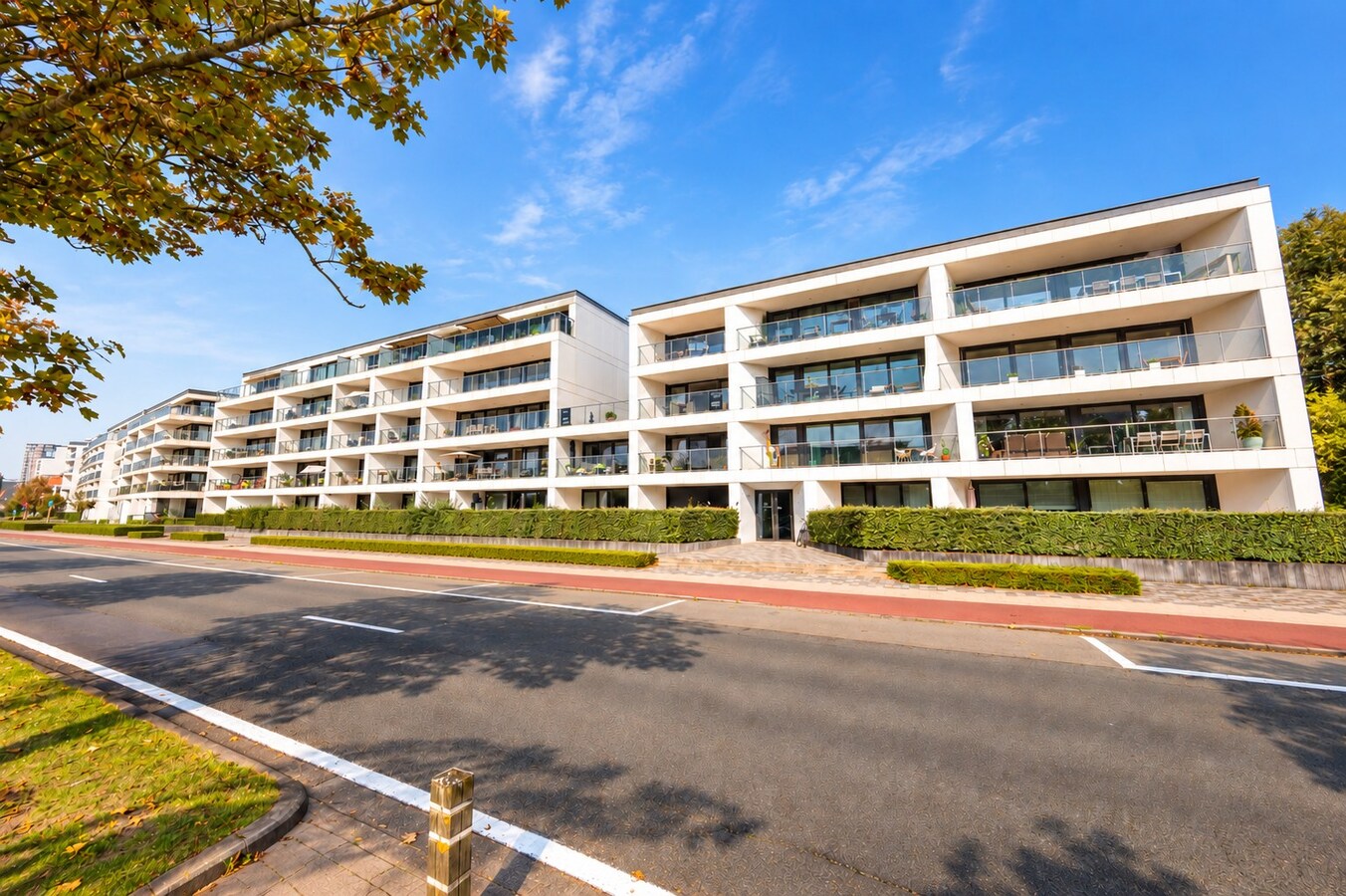 RUIM APPARTEMENT MET MAGNIFIEKE TERRASSEN NABIJ STRAND EN ZEE 