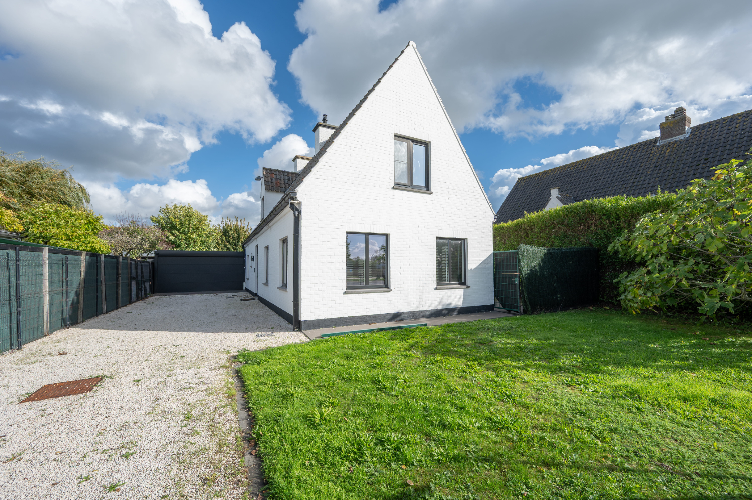 Mooi afgewerkte villa aan de Natienlaan in Knokke 