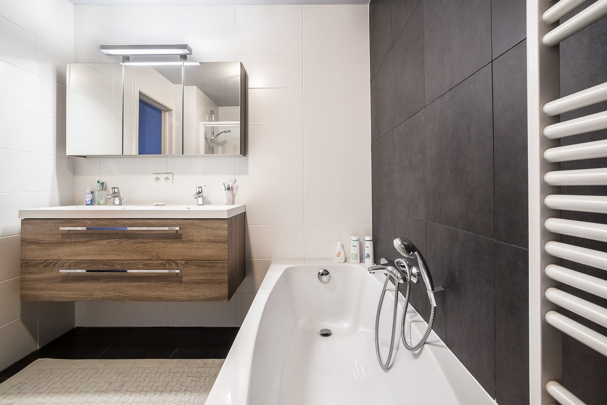 MAGNIFIEK GEMEUBELD RECENT DUPLEX APPARTEMENT NABIJ STRAND BREDENE 