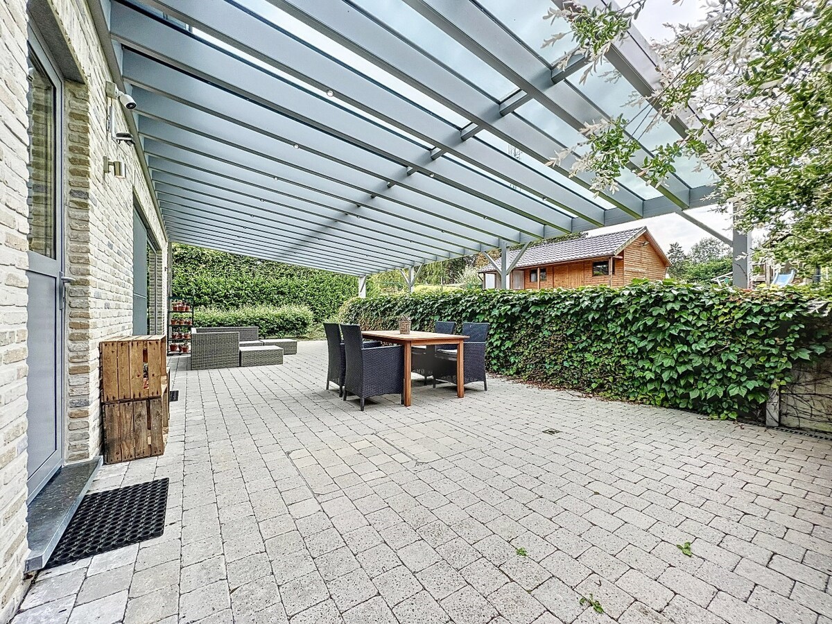 Recente, energiezuinige (label A) villa met groene achteruit te St.-Lievens-Houtem 