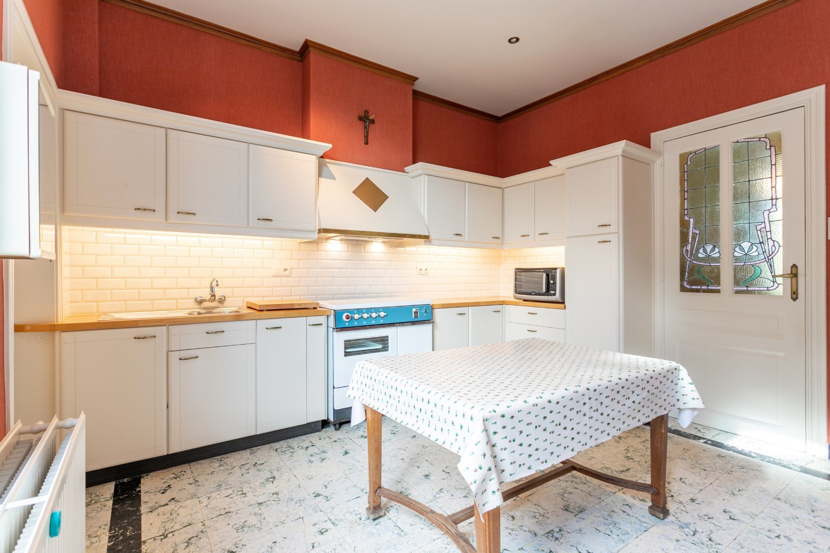 Karaktervolle, te renoveren herenhuis met enorm potentieel te Gooik 