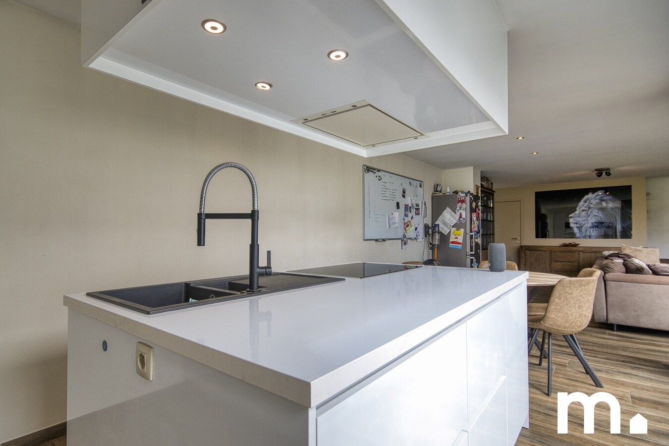 Ruime gerenoveerde gezinswoning met 5 slaapkamers en 2 badkamers ! EPC B ! 