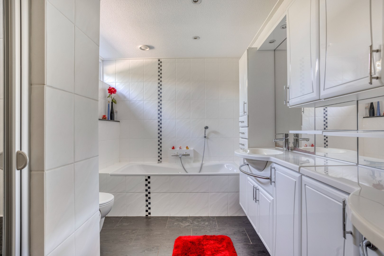 Wonen aan het water – Royale vrijstaande villa op steenworp afstand van het Veerse Meer. 