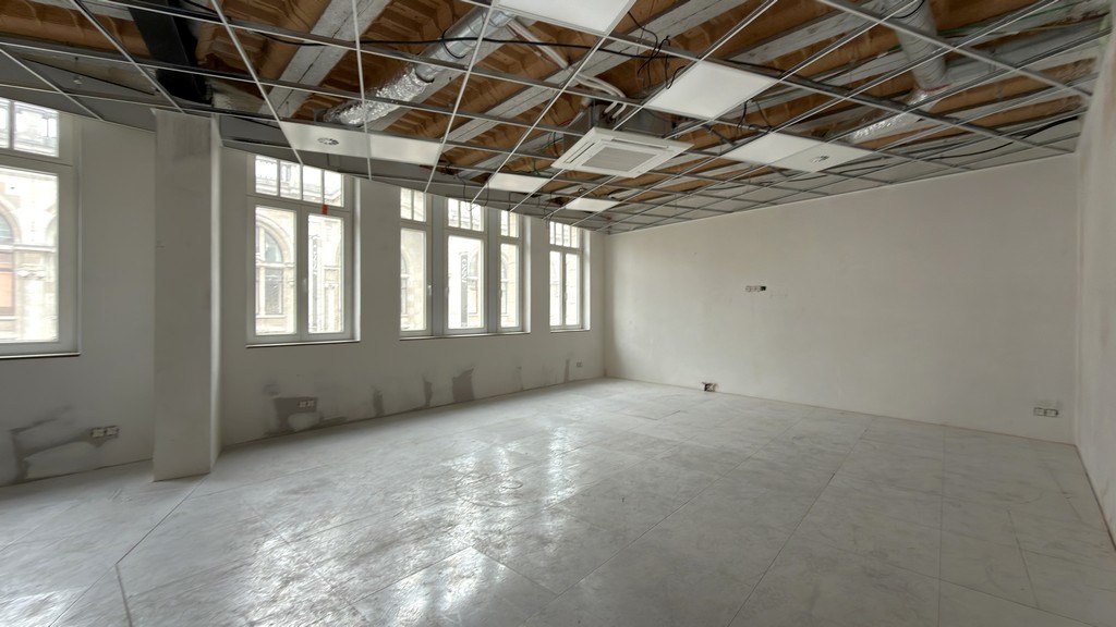  Kantoren te huur in majestueus hoekpand op Meir in Antwerpen