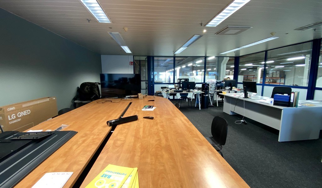 Magazijn en kantoor te huur op logistieke site te Bornem